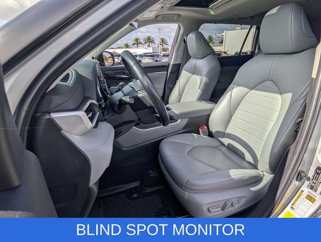 Used 2022 Toyota Highlander XLE image 7