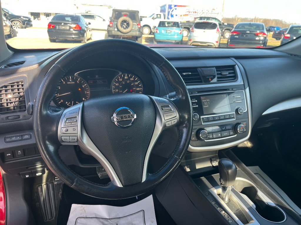 Used 2017 Nissan Altima 2.5 SV image 9