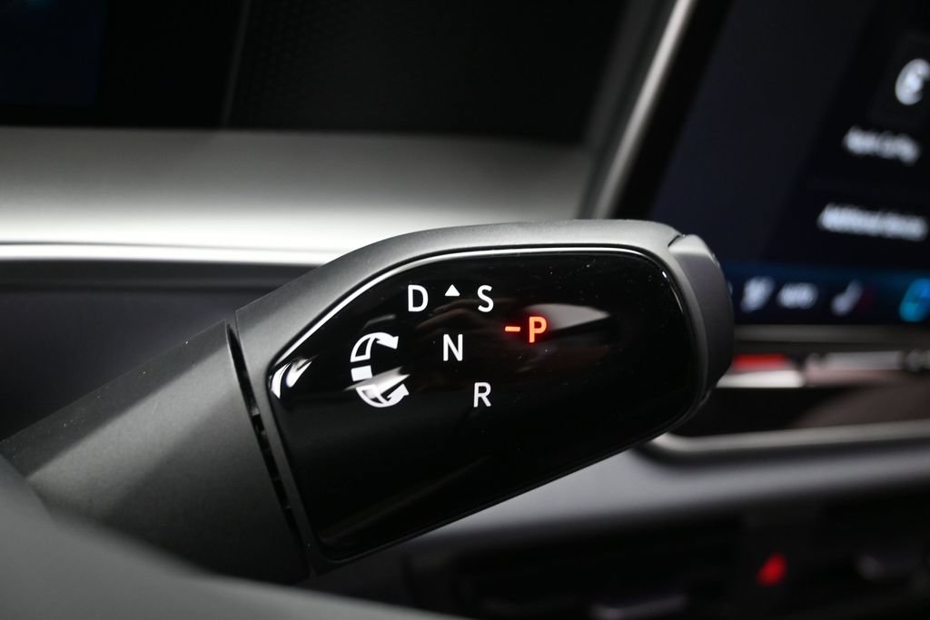 Used 2025 Volkswagen Tiguan SE R-Line AWD/4WD image 19
