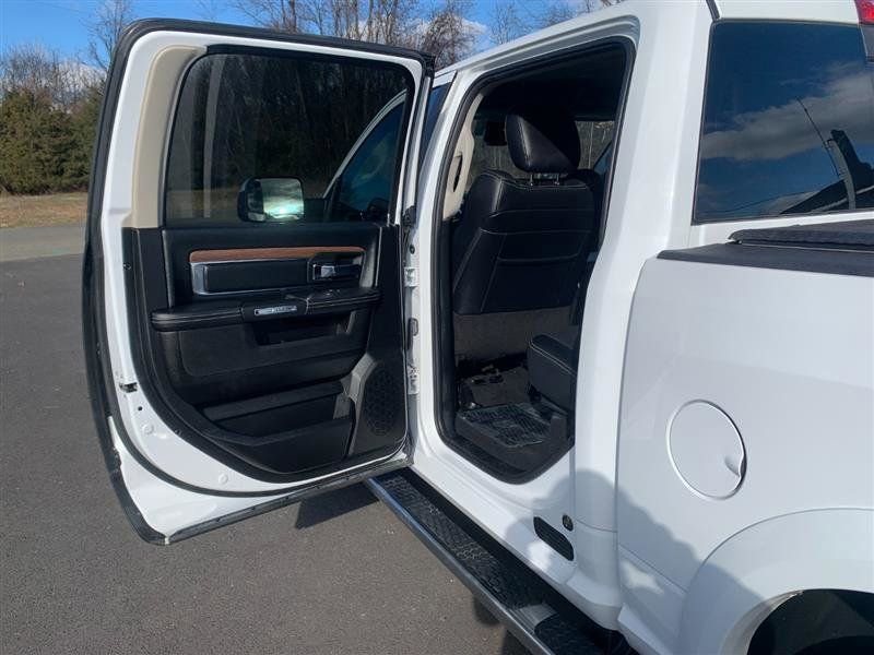 Used 2018 RAM 1500 Laramie image 38