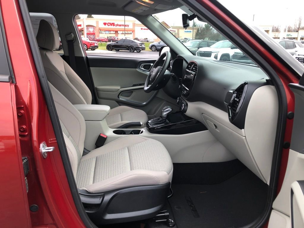 Used 2022 Kia Soul S w/ Paint Protection Package image 18