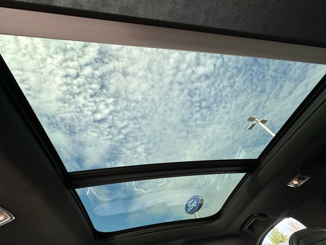 Used 2019 Volvo XC90 T6 R-Design w/ Advanced Package image 18