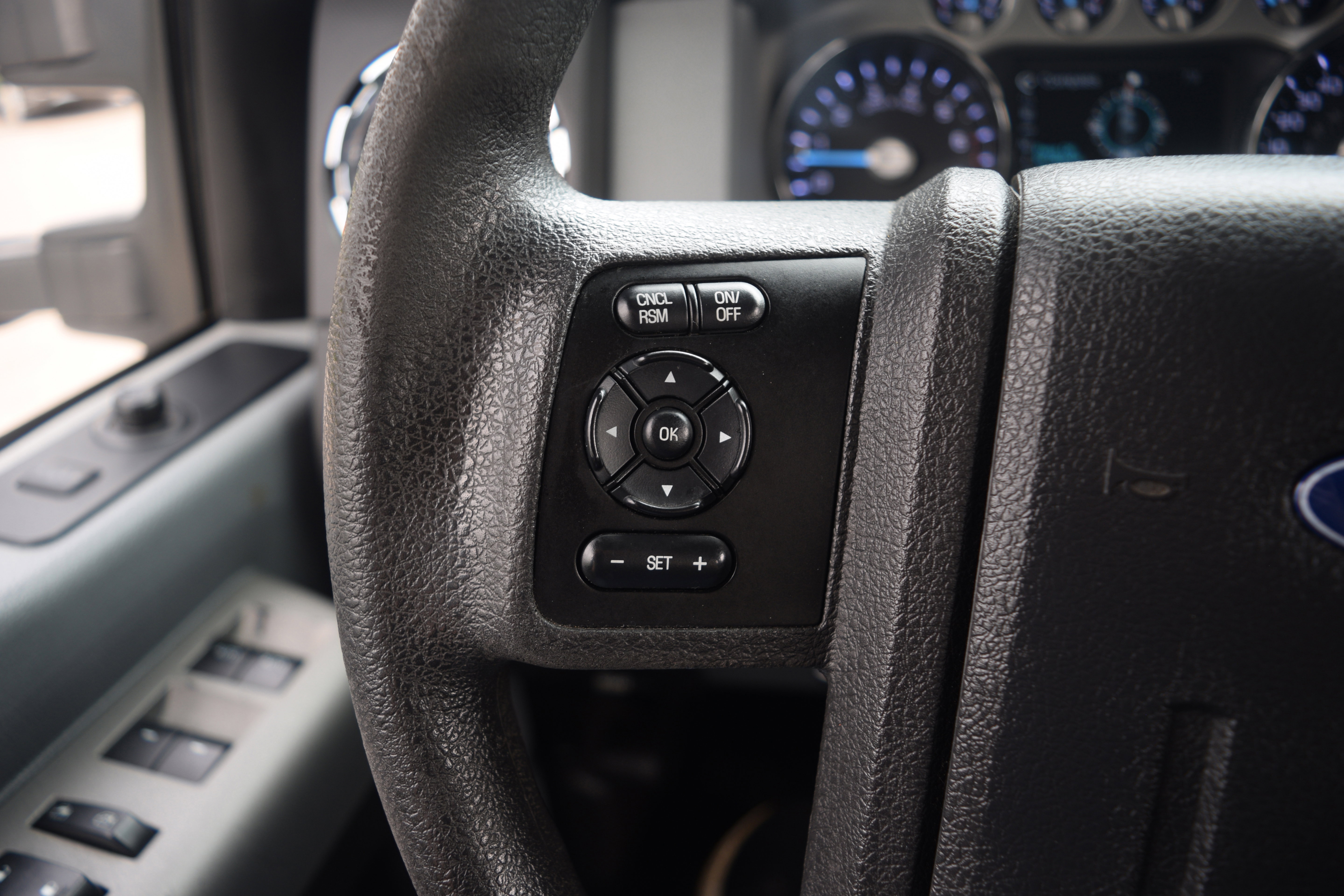 Used 2013 Ford F250 XLT w/ XLT Premium Pkg image 6