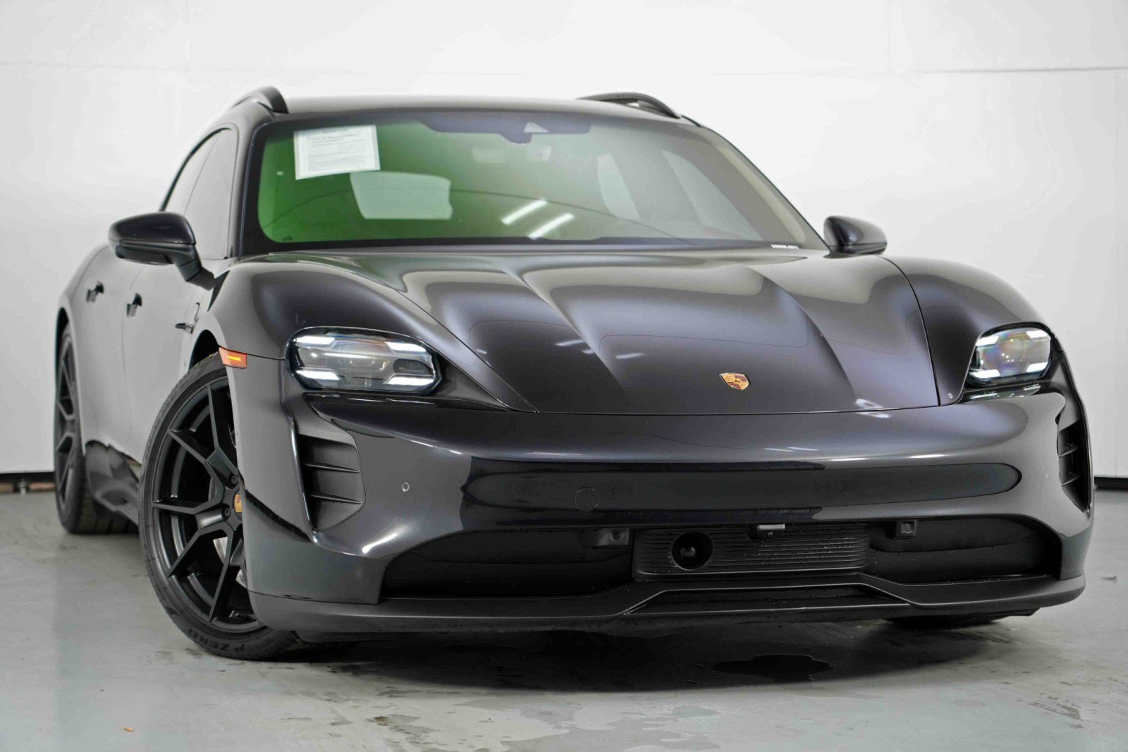 Used 2023 Porsche Taycan GTS AWD/4WD image 4