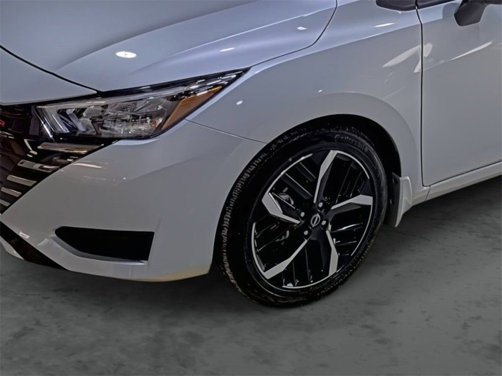 Used 2025 Nissan Versa SR w/ Trunk Package image 7