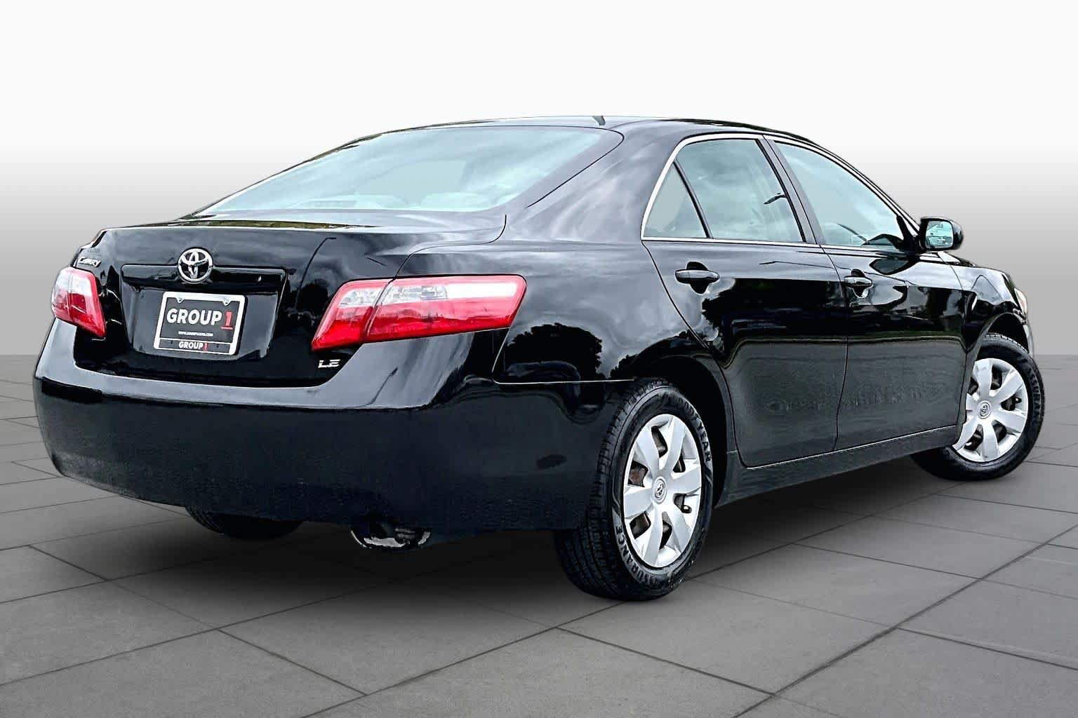 Used 2009 Toyota Camry LE FWD image 12