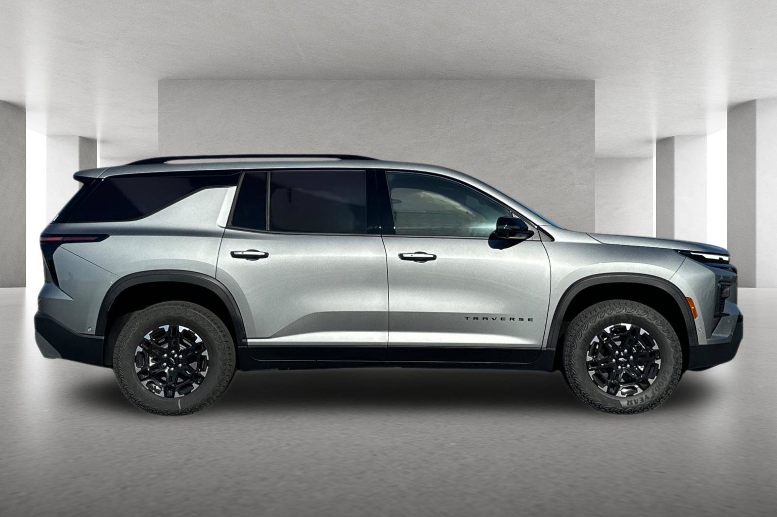 New 2027 Chevrolet Traverse Z71 w/ Enhanced Driving Package AWD/4WD image 3