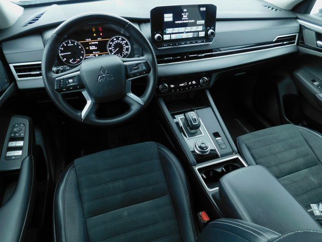 Used 2024 Mitsubishi Outlander SE image 25
