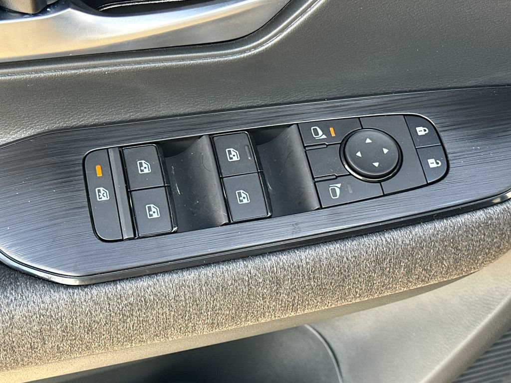 New 2026 Nissan Kicks SV FWD image 9
