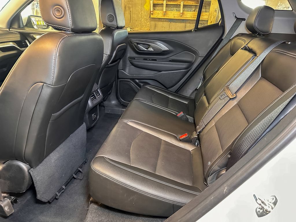 Used 2024 GMC Terrain SLT AWD/4WD image 12