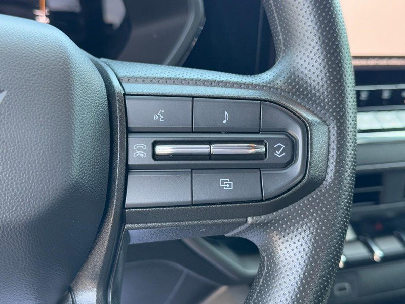 Used 2023 Chevrolet Colorado Trail Boss w/ Technology Package AWD/4WD image 17