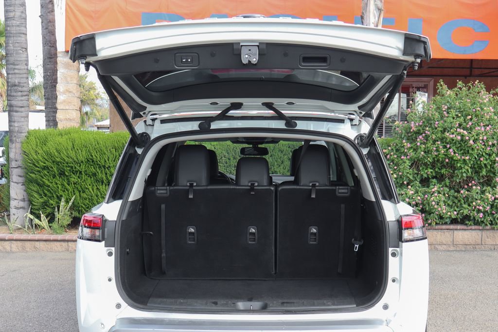 Used 2022 Nissan Pathfinder SL w/ SL Premium Package FWD image 8