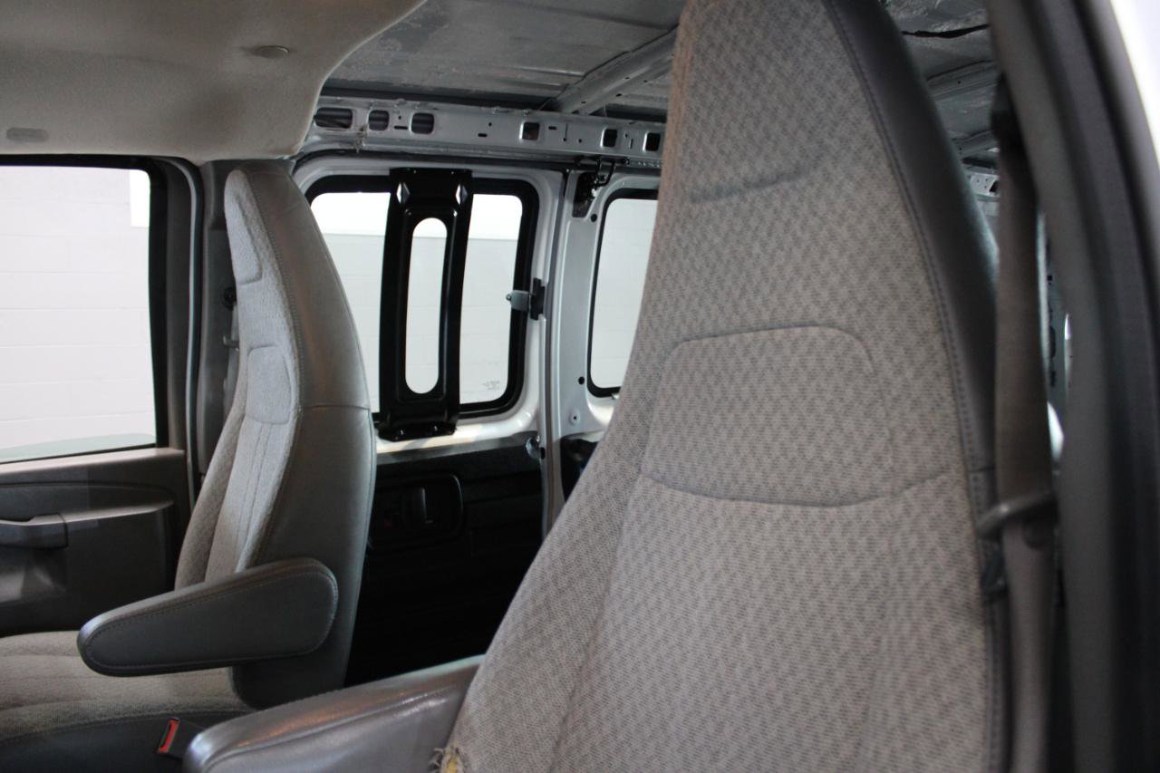Used 2019 GMC Savana 3500 w/ Driver Convenience Package RWD image 11