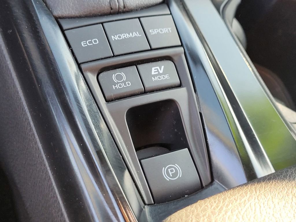 Used 2025 Toyota Camry SE image 20