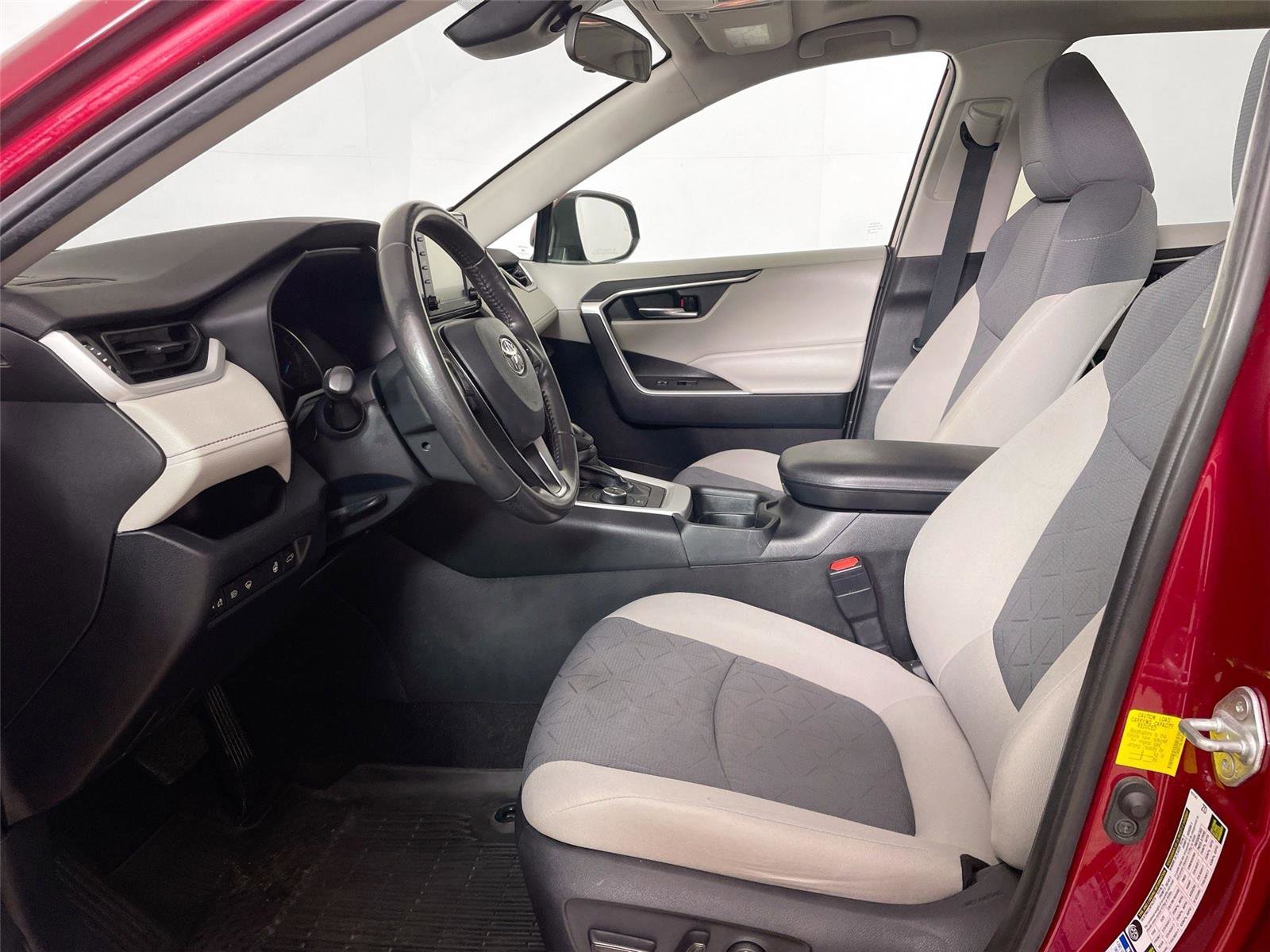 Used 2020 Toyota RAV4 XLE w/ Convenience Package AWD/4WD image 5