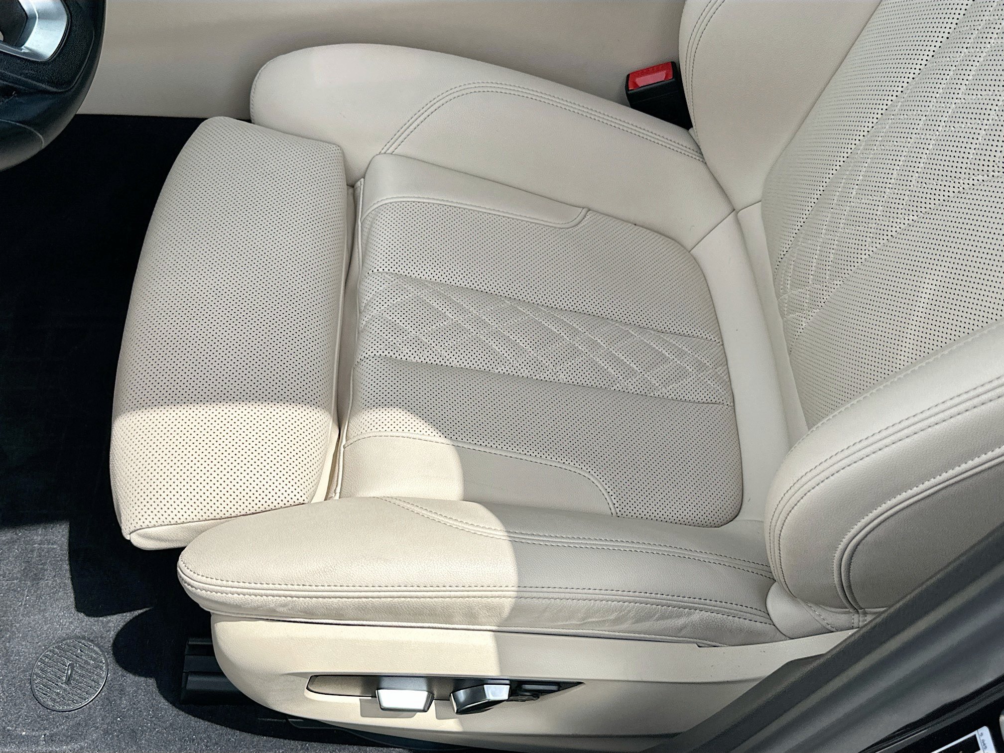 Used 2022 BMW 530i w/ M Sport Package RWD image 19