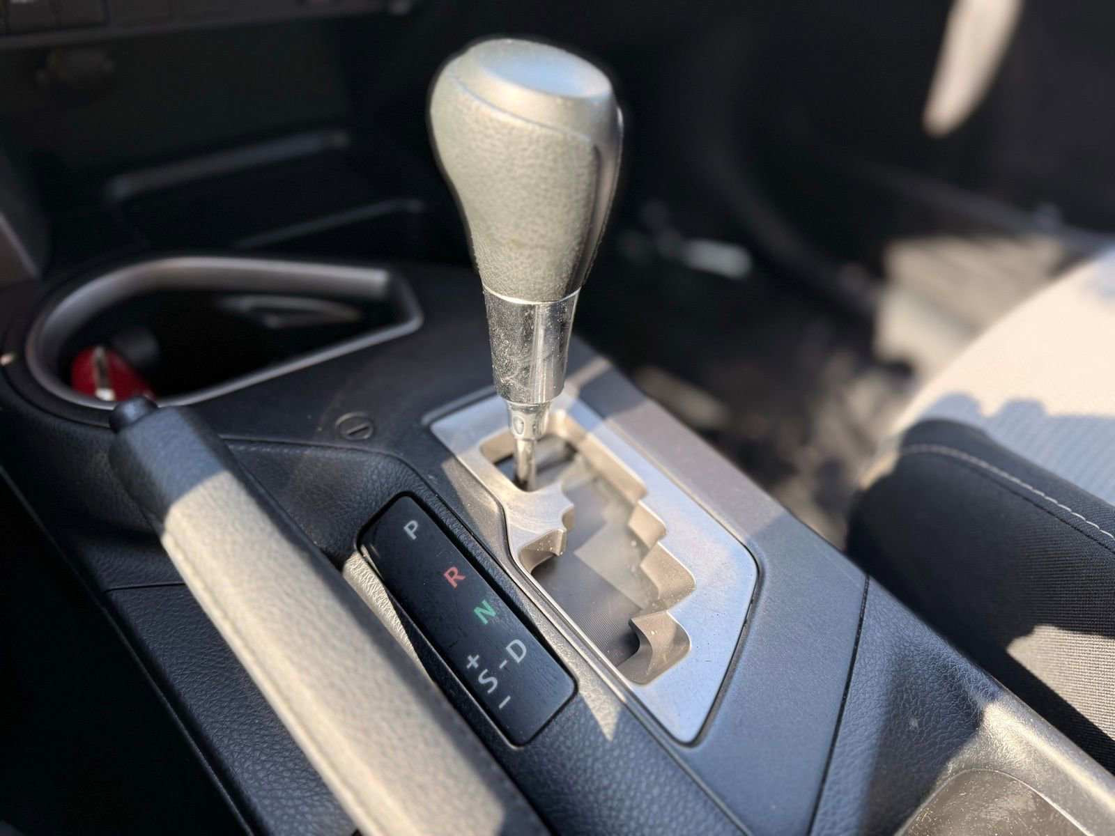 Used 2018 Toyota RAV4 XLE AWD/4WD image 25