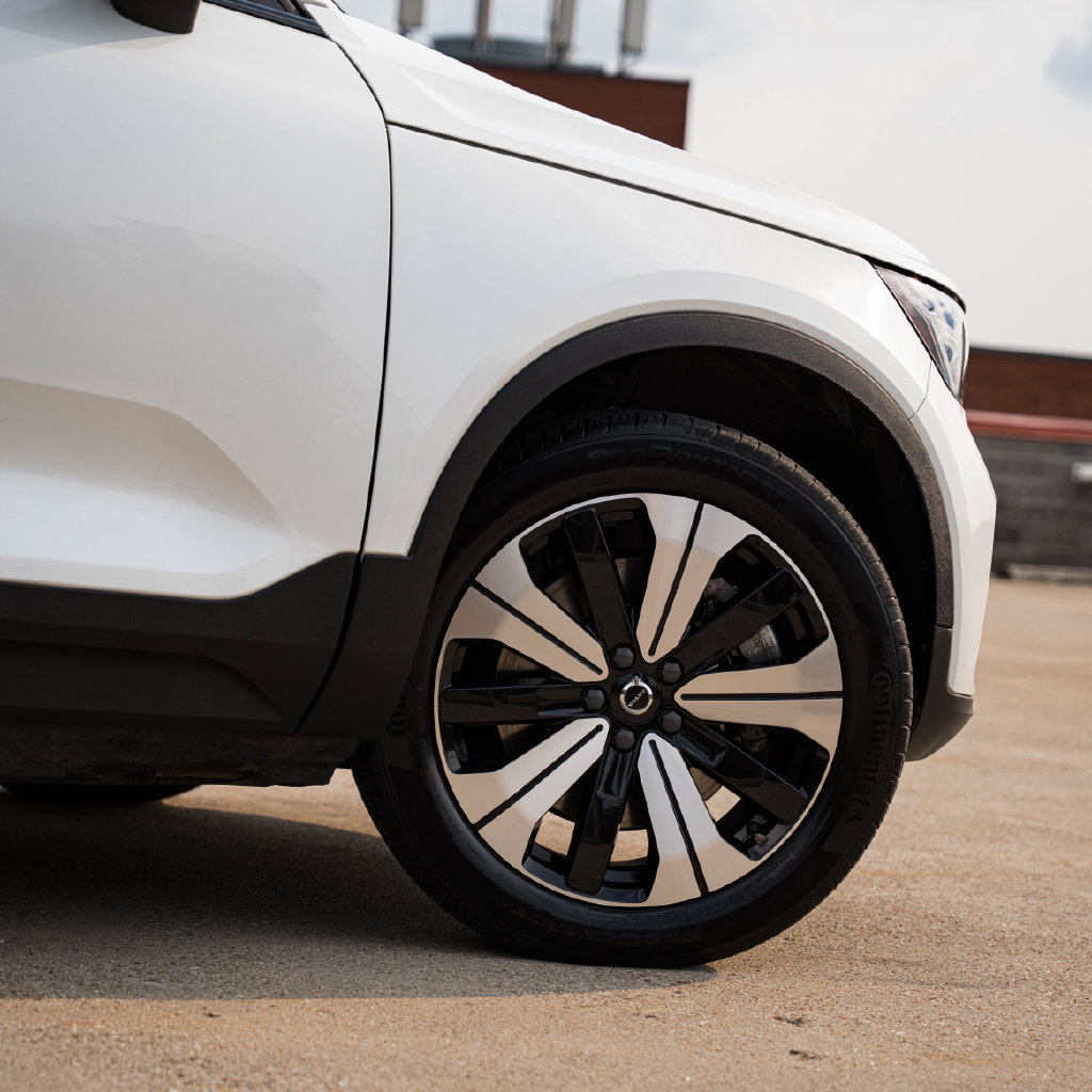 Certified 2023 Volvo C40 Recharge Core w/ Climate Package AWD/4WD image 8