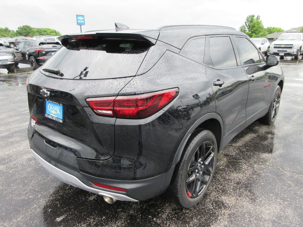 Used 2024 Chevrolet Blazer LT w/ Redline Edition FWD image 5
