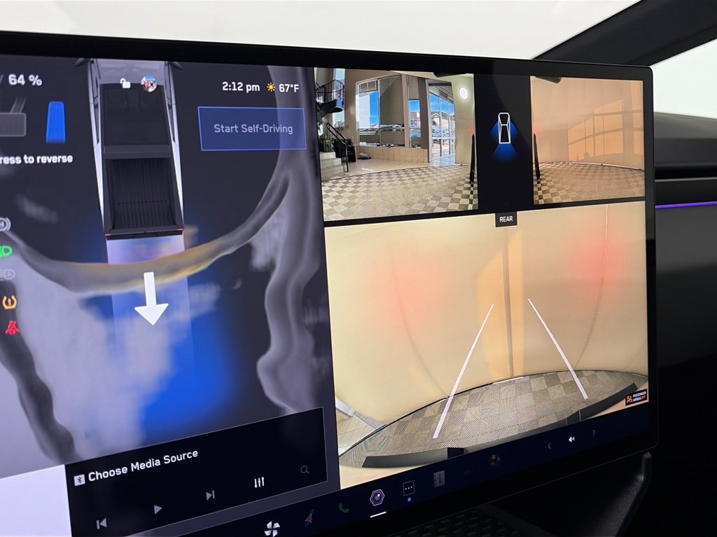 Used 2025 Tesla Cybertruck AWD Crew Cab image 19