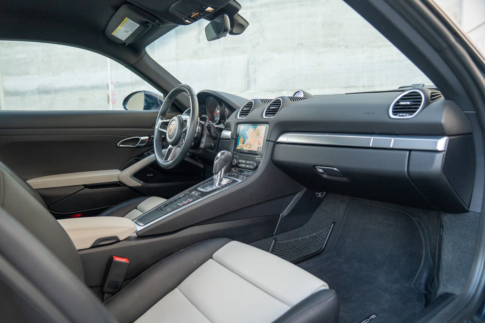 Used 2019 Porsche 718 Cayman S image 24