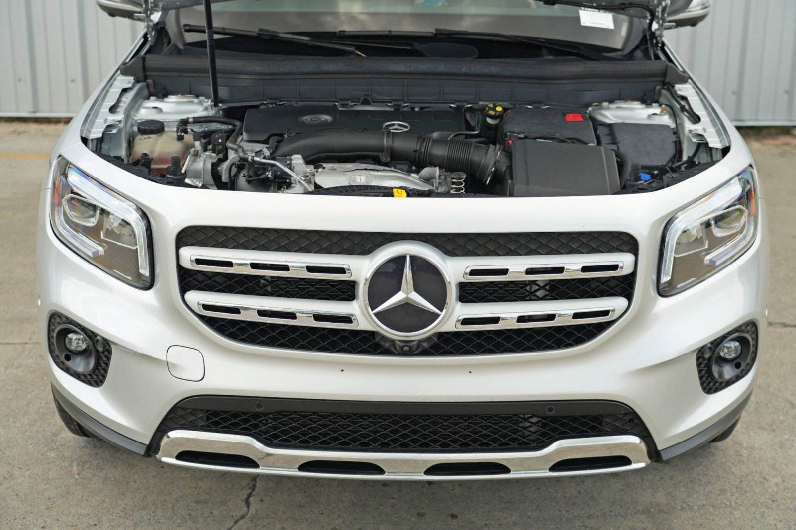 Used 2021 Mercedes-Benz GLB 250 4MATIC w/ Premium Package image 7