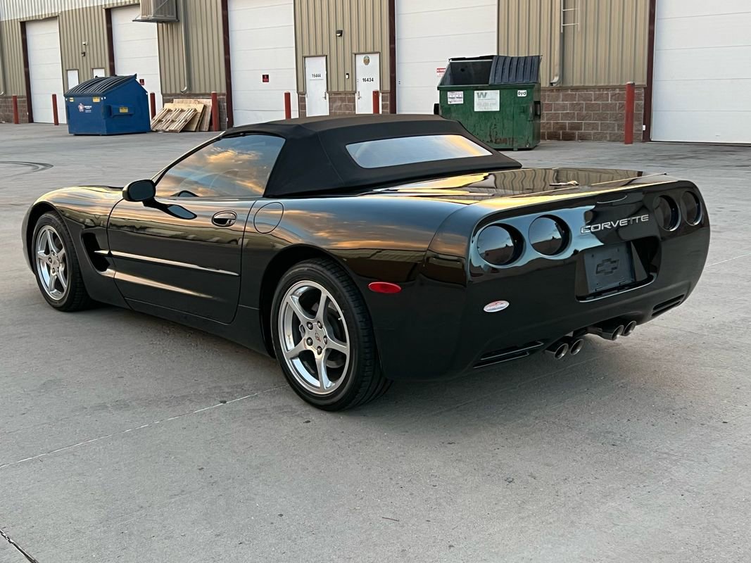 Used 2004 Chevrolet Corvette Convertible w/ Preferred Equipment Group image 5