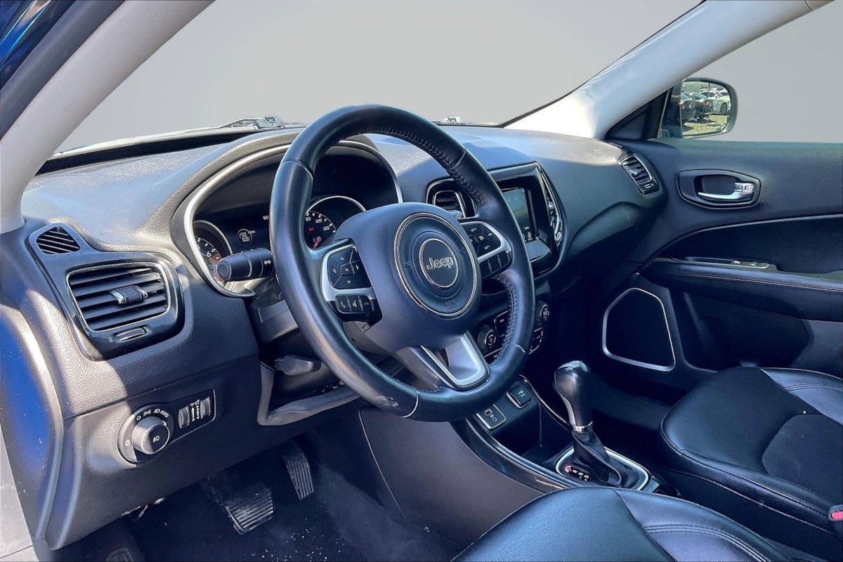 Used 2019 Jeep Compass Altitude FWD image 14