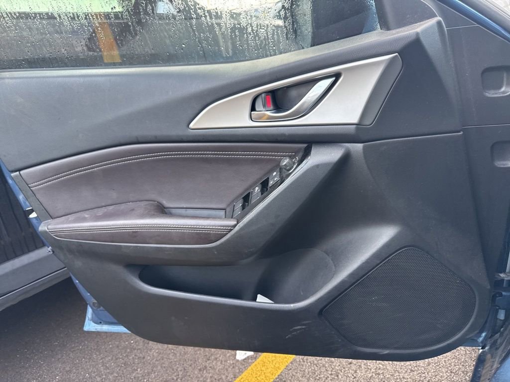 Used 2017 MAZDA MAZDA3 Touring image 9