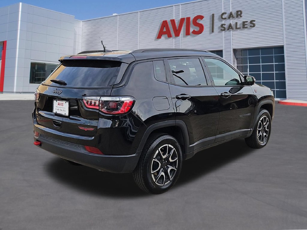 Used 2025 Jeep Compass Trailhawk AWD/4WD image 5