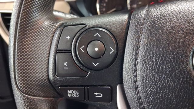 Used 2016 Toyota Corolla LE image 30