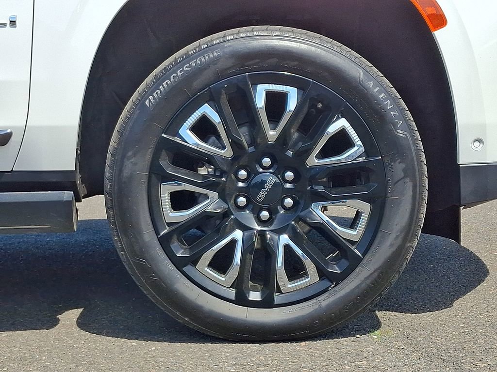 Certified 2023 GMC Yukon Denali Ultimate AWD/4WD image 8