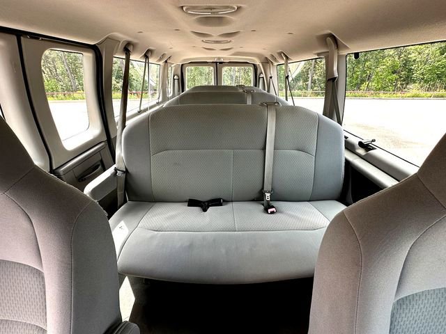Used 2009 Ford E-350 and Econoline 350 XLT image 22
