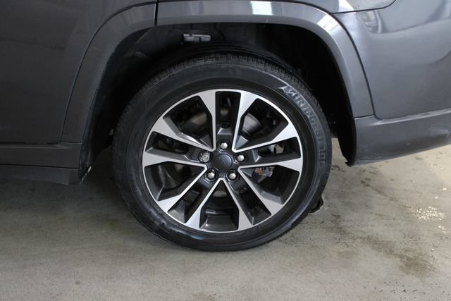 Used 2022 Jeep Grand Cherokee L Overland AWD/4WD image 36