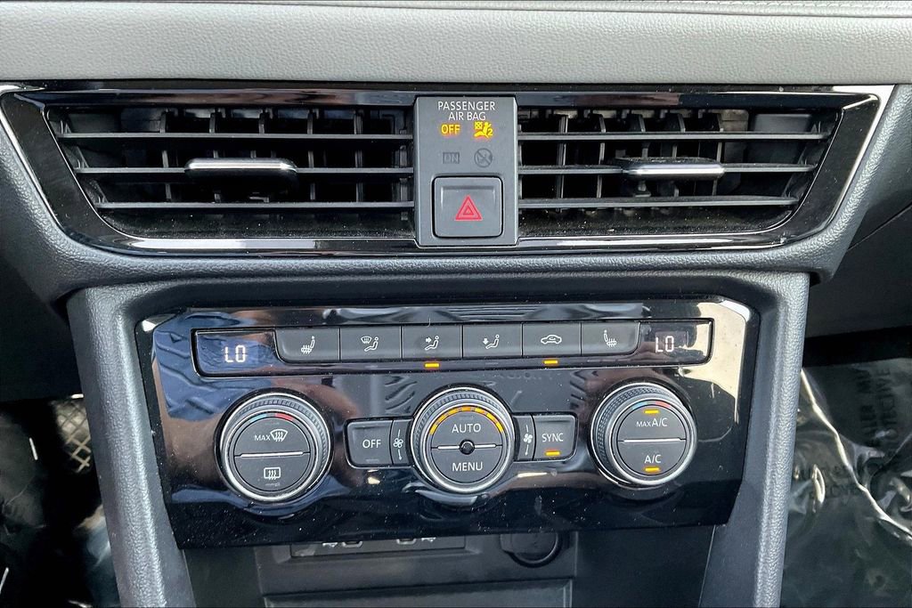 Used 2024 Volkswagen Taos SE image 24