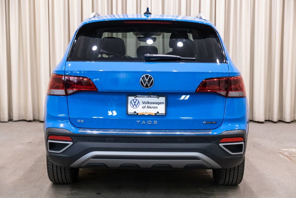 Used 2023 Volkswagen Taos SE w/ Panoramic Sunroof Package AWD/4WD image 4