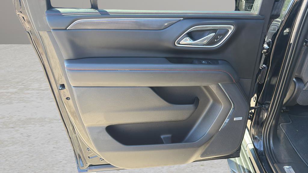 Used 2023 Chevrolet Suburban RST w/ Luxury Package image 14