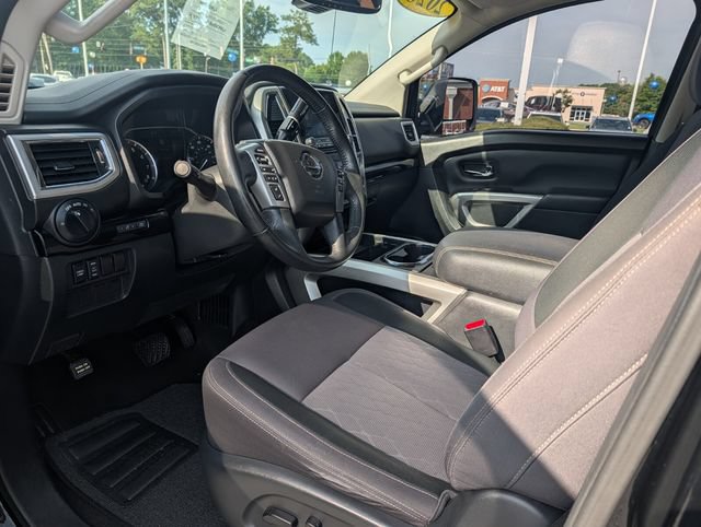 Used 2020 Nissan Titan SV w/ SV Convenience Package RWD image 16