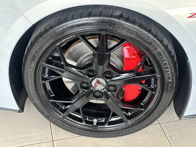 Used 2022 Chevrolet Corvette Stingray Preferred Cpe w/ Z51 Performance Package RWD image 39