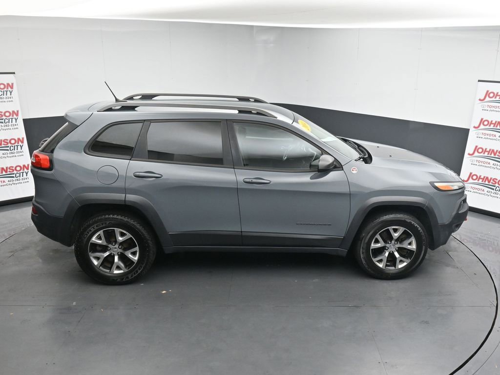 Used 2014 Jeep Cherokee Trailhawk w/ Comfort/Convenience Group AWD/4WD image 32