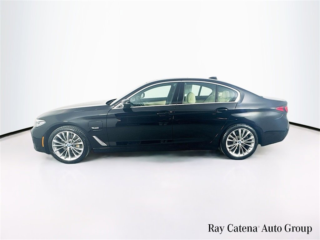 Certified 2023 BMW 530e xDrive w/ Premium Package image 4