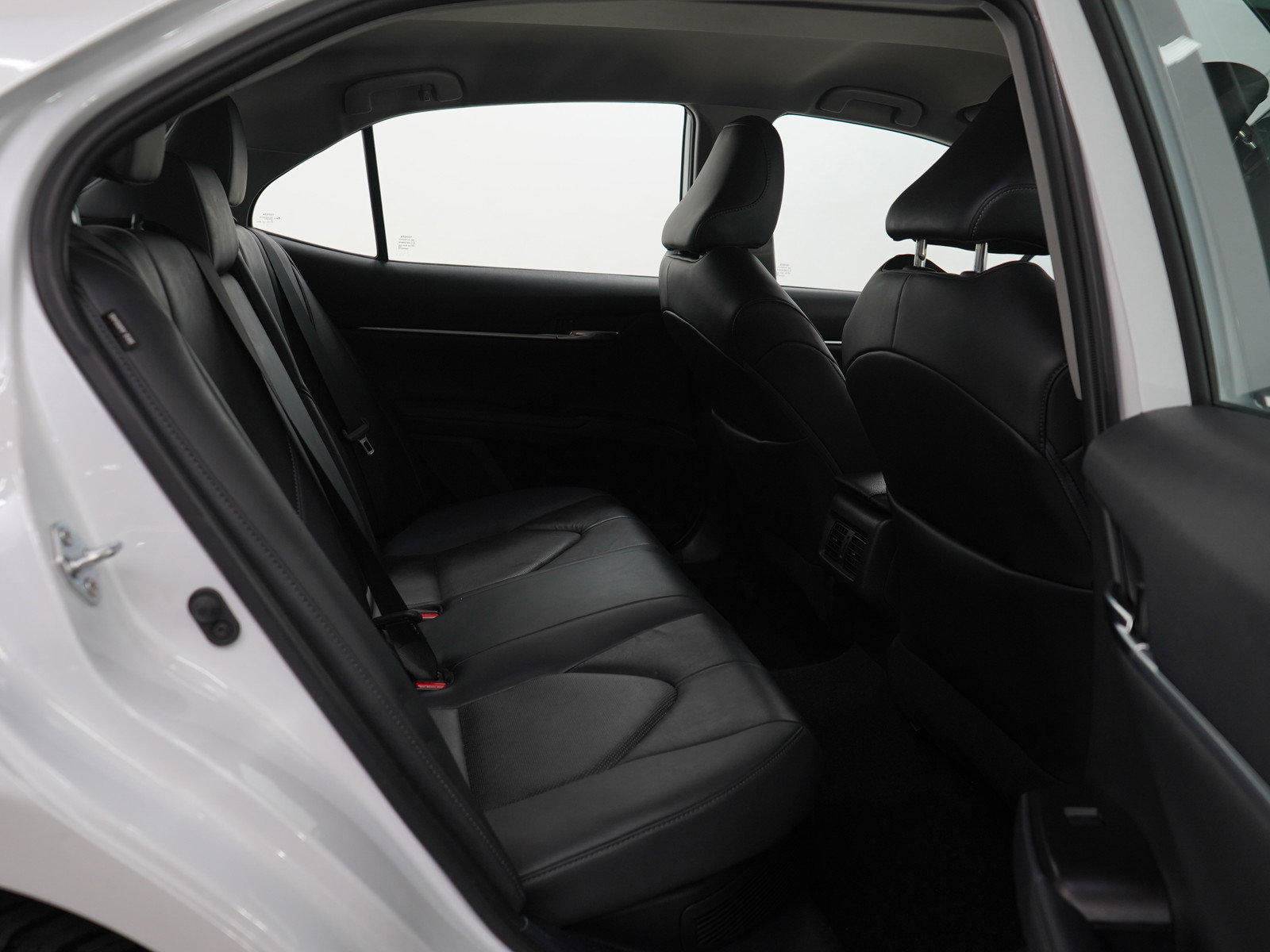 Used 2022 Toyota Camry XLE image 10