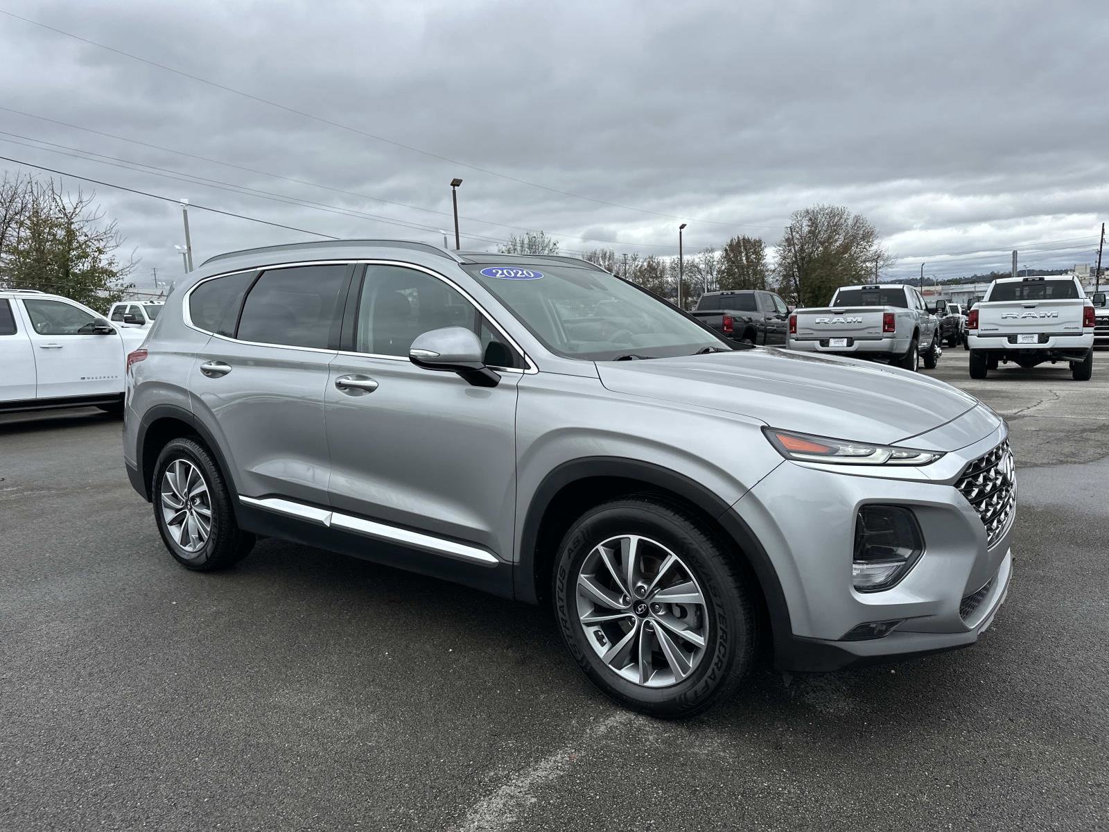 Used 2020 Hyundai Santa Fe SEL w/ Convenience + Premium Package image 2