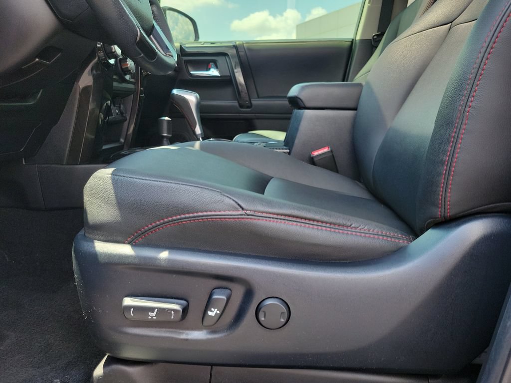 Used 2020 Toyota 4Runner TRD Off-Road Premium w/ Moonroof Package AWD/4WD image 19