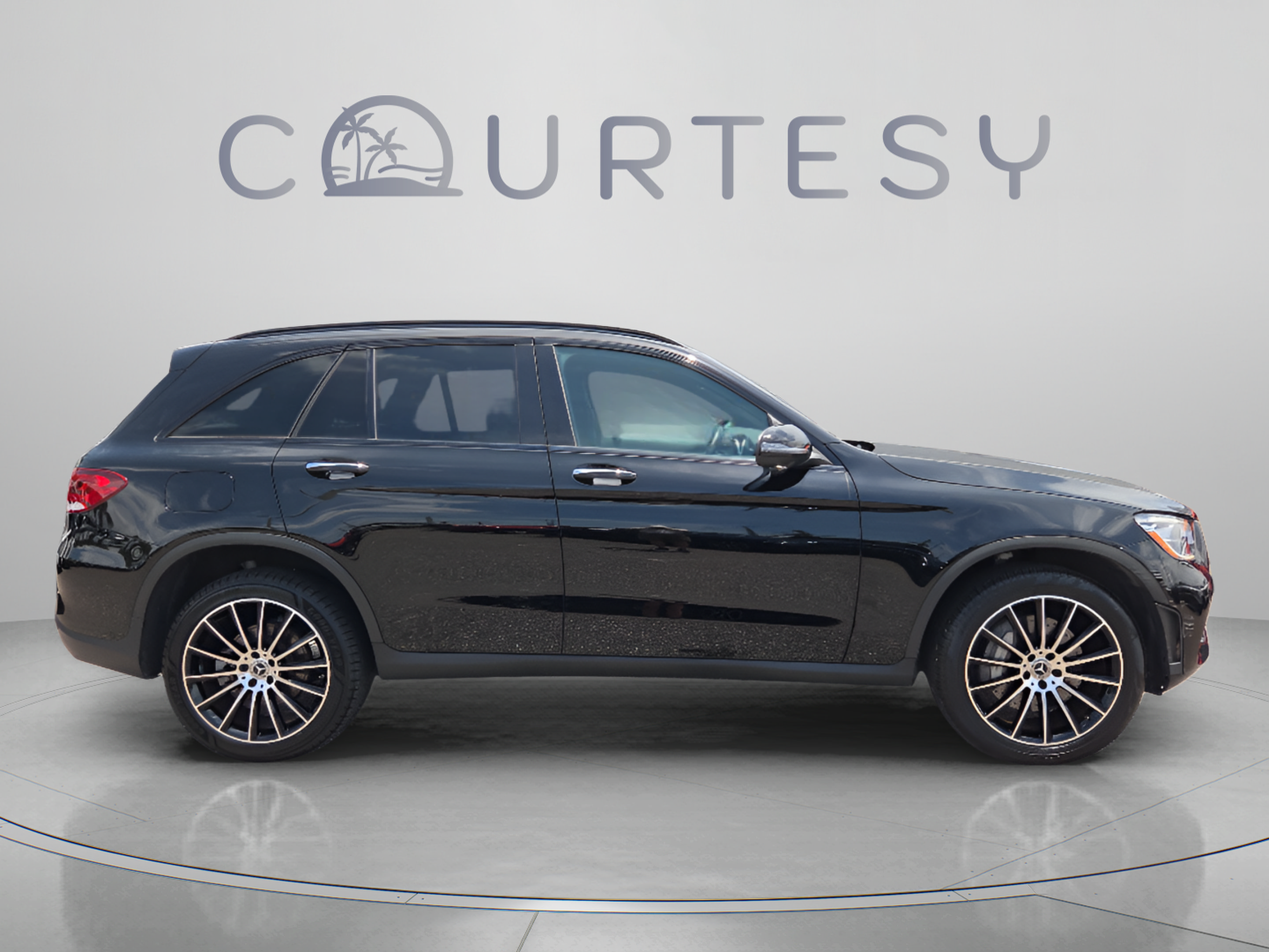 Used 2022 Mercedes-Benz GLC 300 image 6