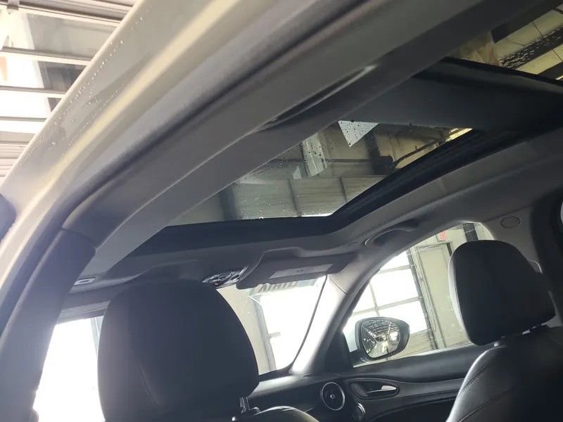 Used 2019 Alfa Romeo Stelvio Ti AWD/4WD image 10