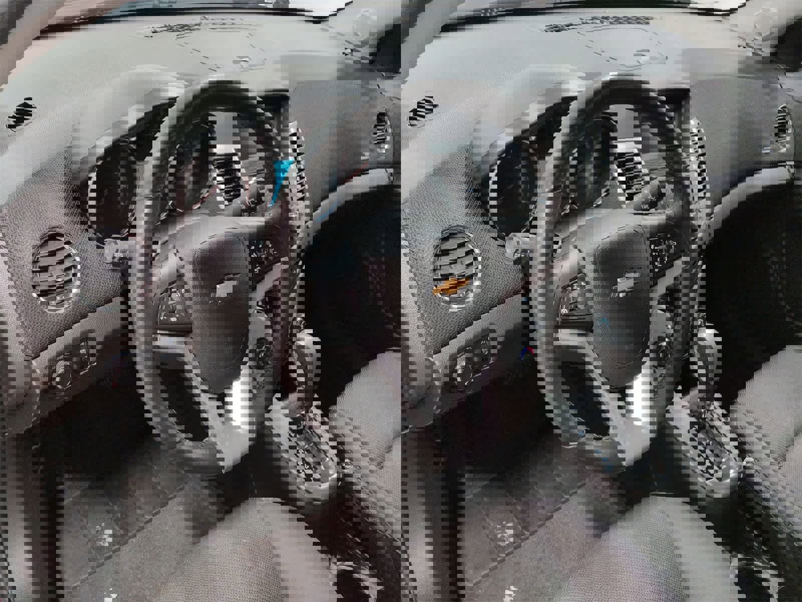 Used 2014 Chevrolet Cruze LT image 10