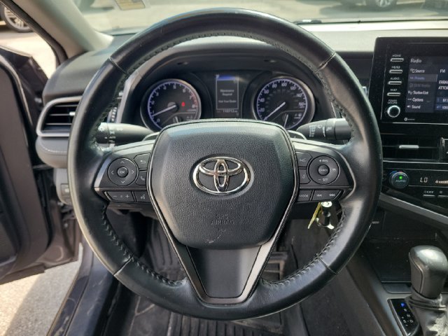 Used 2022 Toyota Camry SE FWD image 25