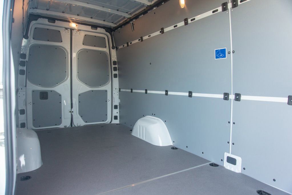 Used 2025 Mercedes-Benz Sprinter 2500 image 38