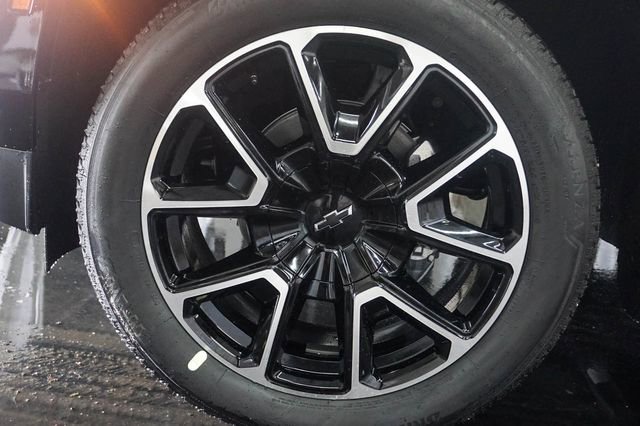 New 2026 Chevrolet Suburban RST w/ Comfort Package RWD image 4